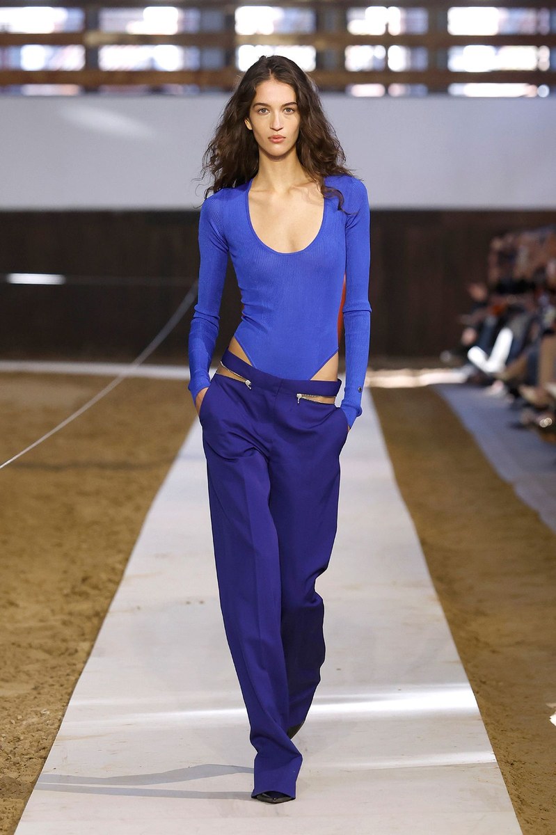 Look 32