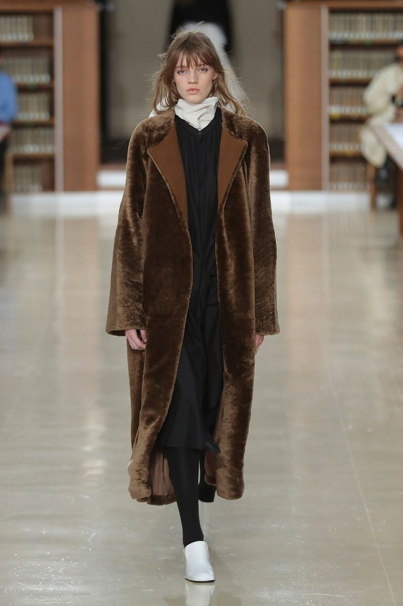 Look 3