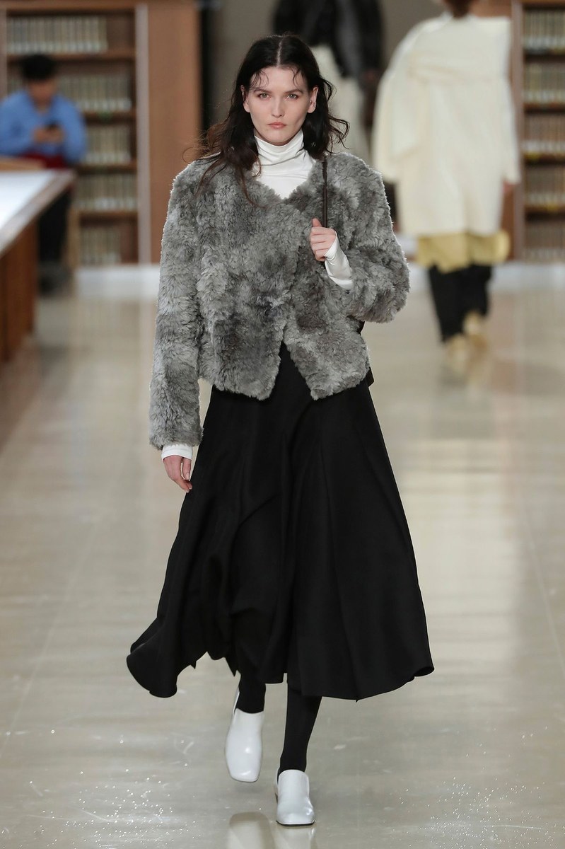 Look 10