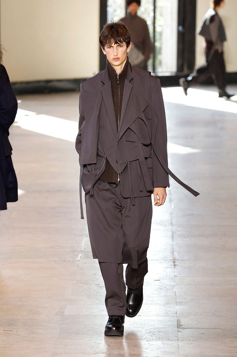 Look 10