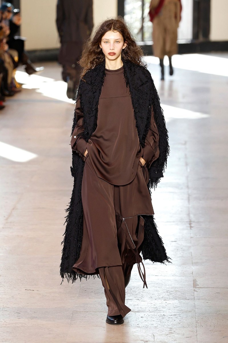 Look 15
