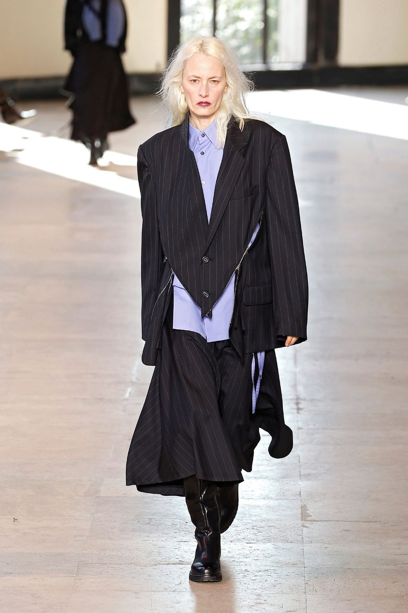 Look 27
