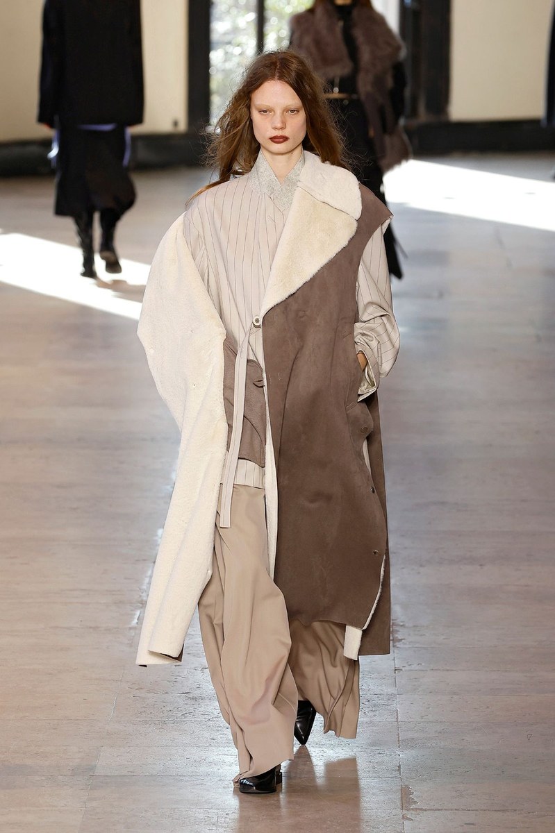 Look 28
