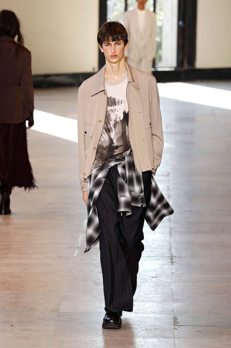 Look 32
