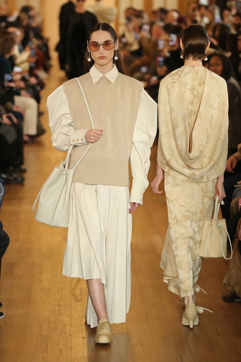 Look 3