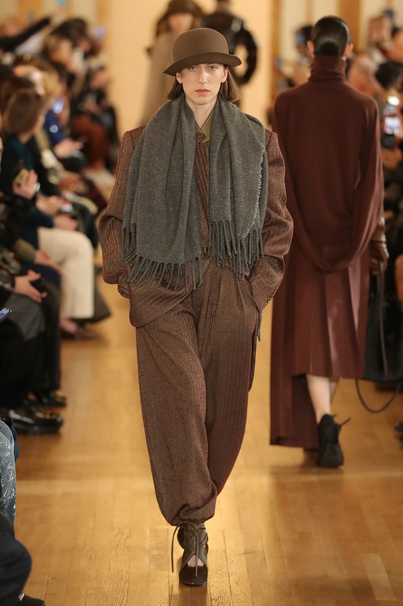 Look 10