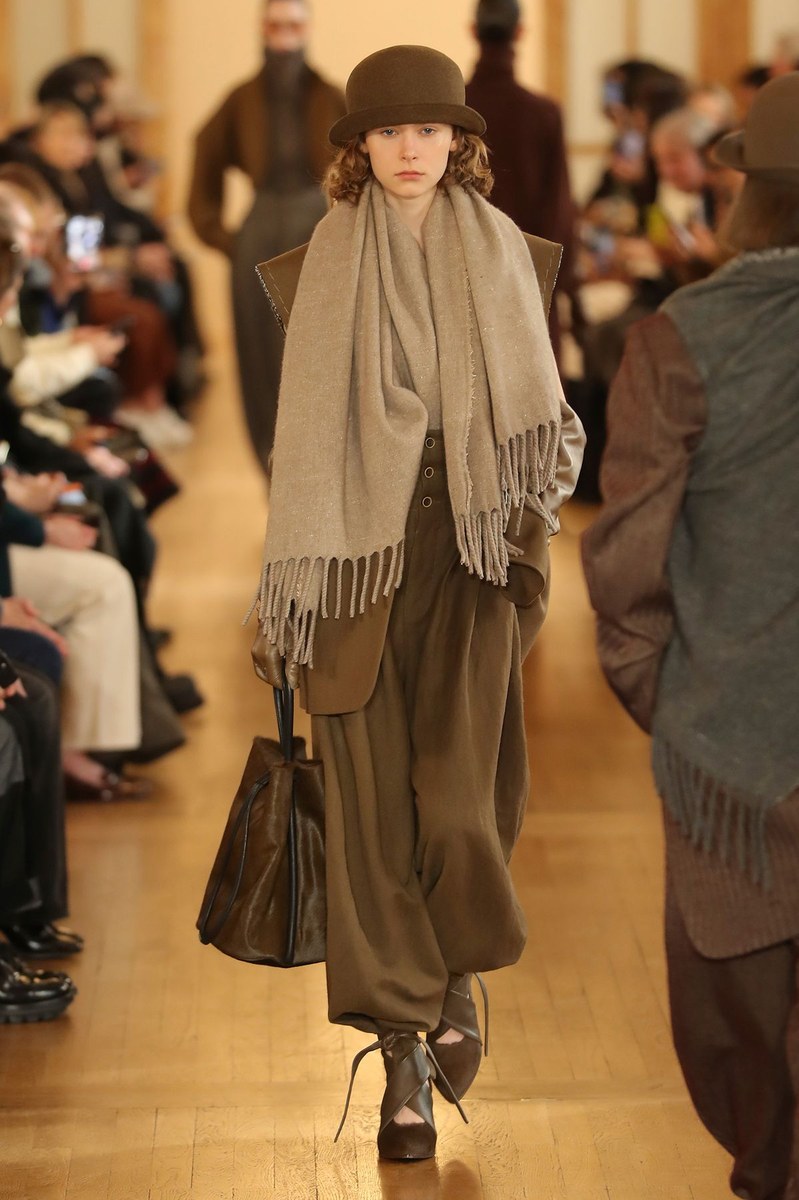 Look 11