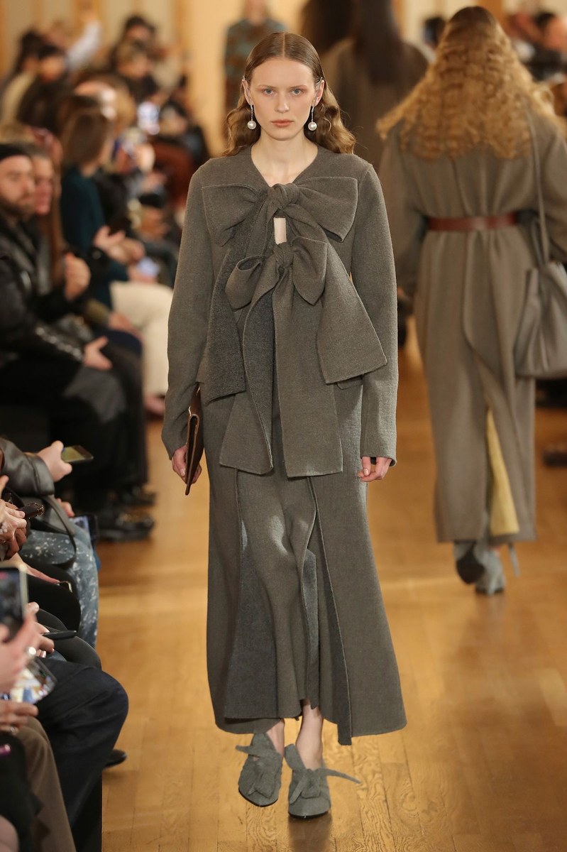 Look 16