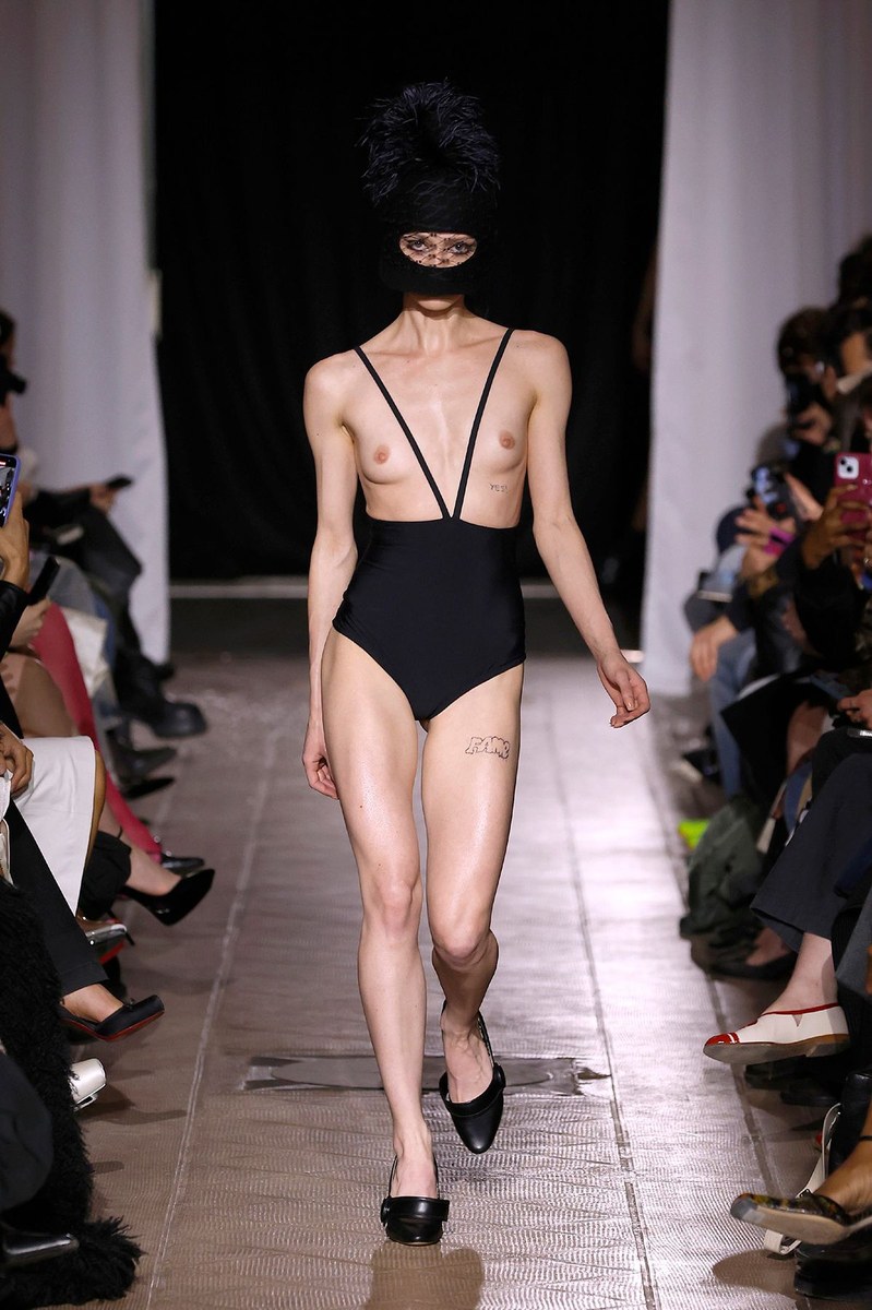 Look 3