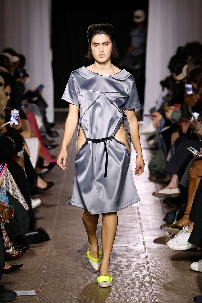 Look 10