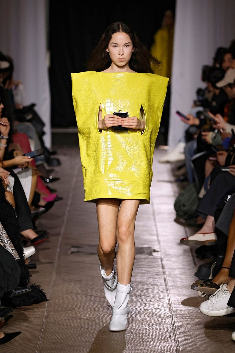 Look 19