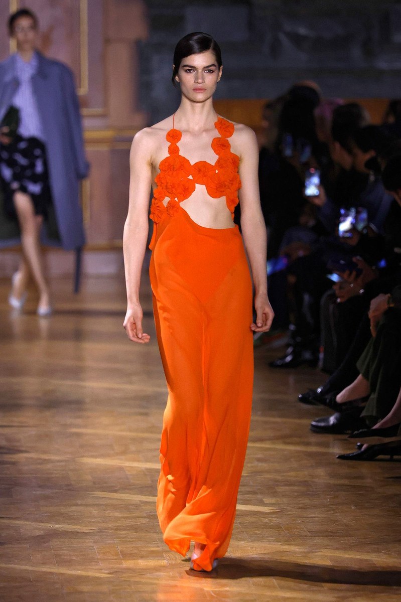 Look 3