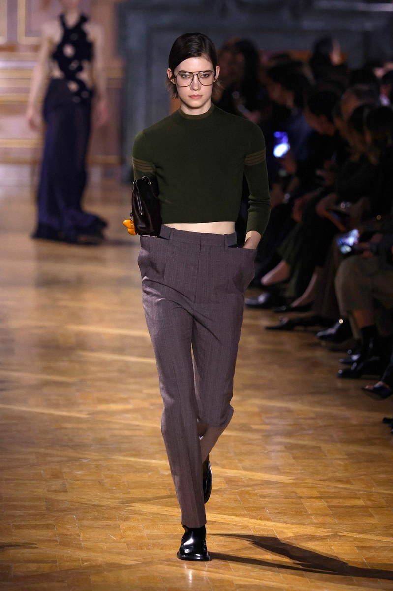 Look 10