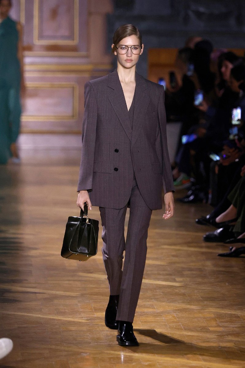 Look 12
