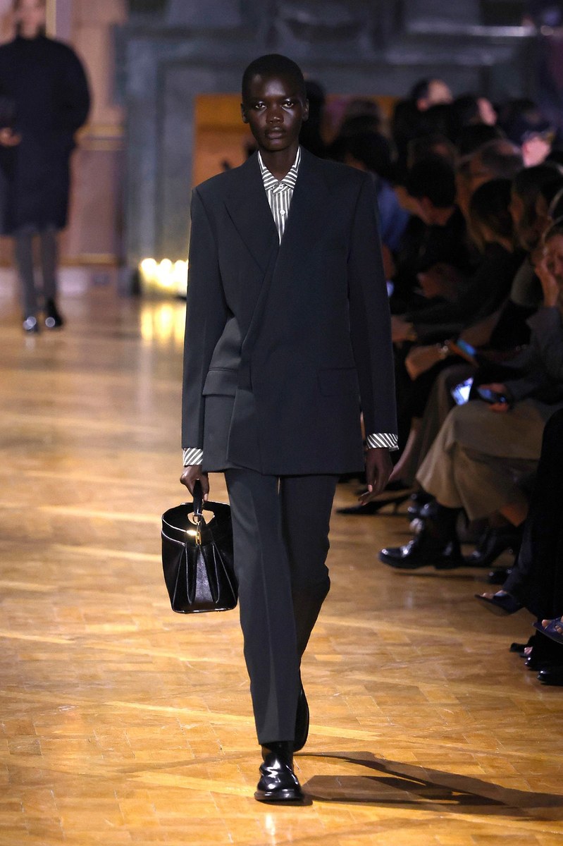 Look 25