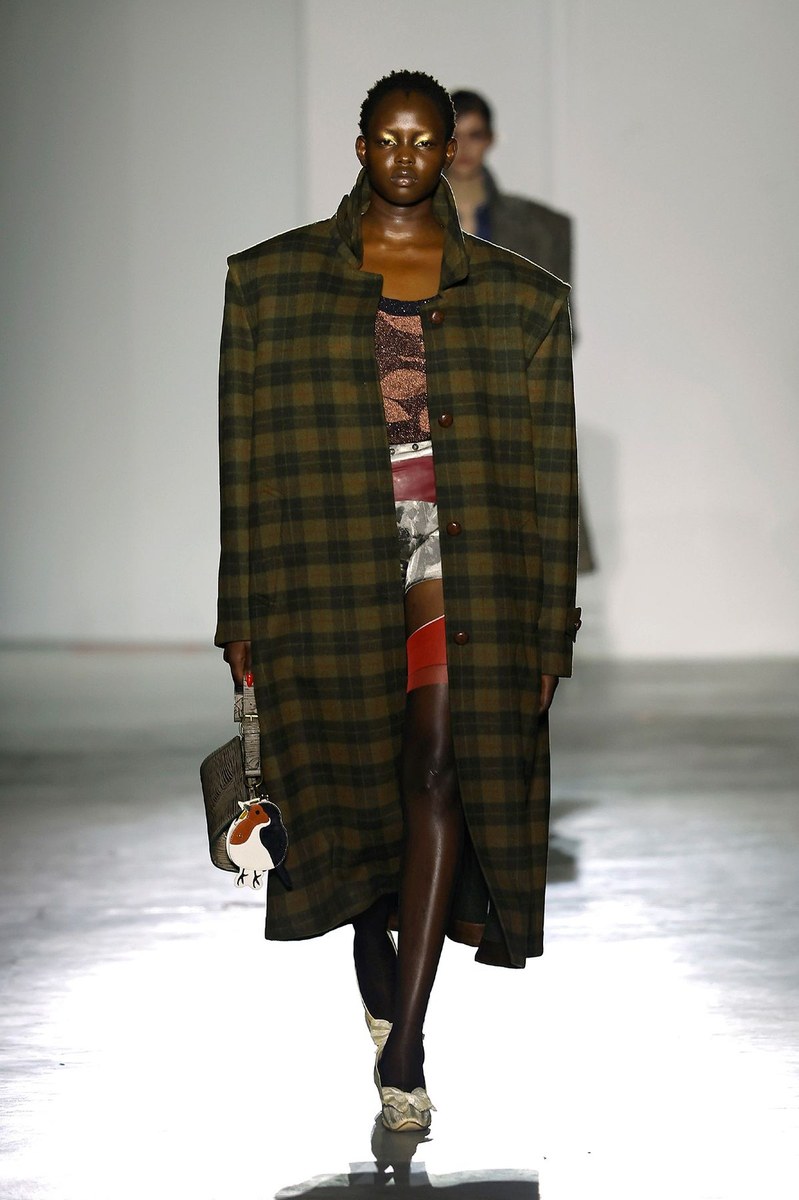 Vivienne Westwood FW26 Women Looks Report