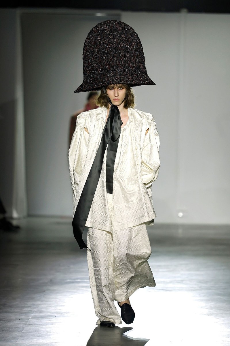 Look 3