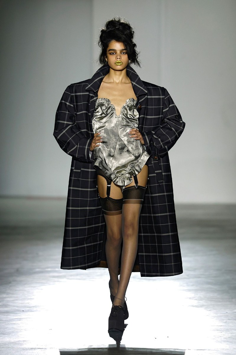 Look 10