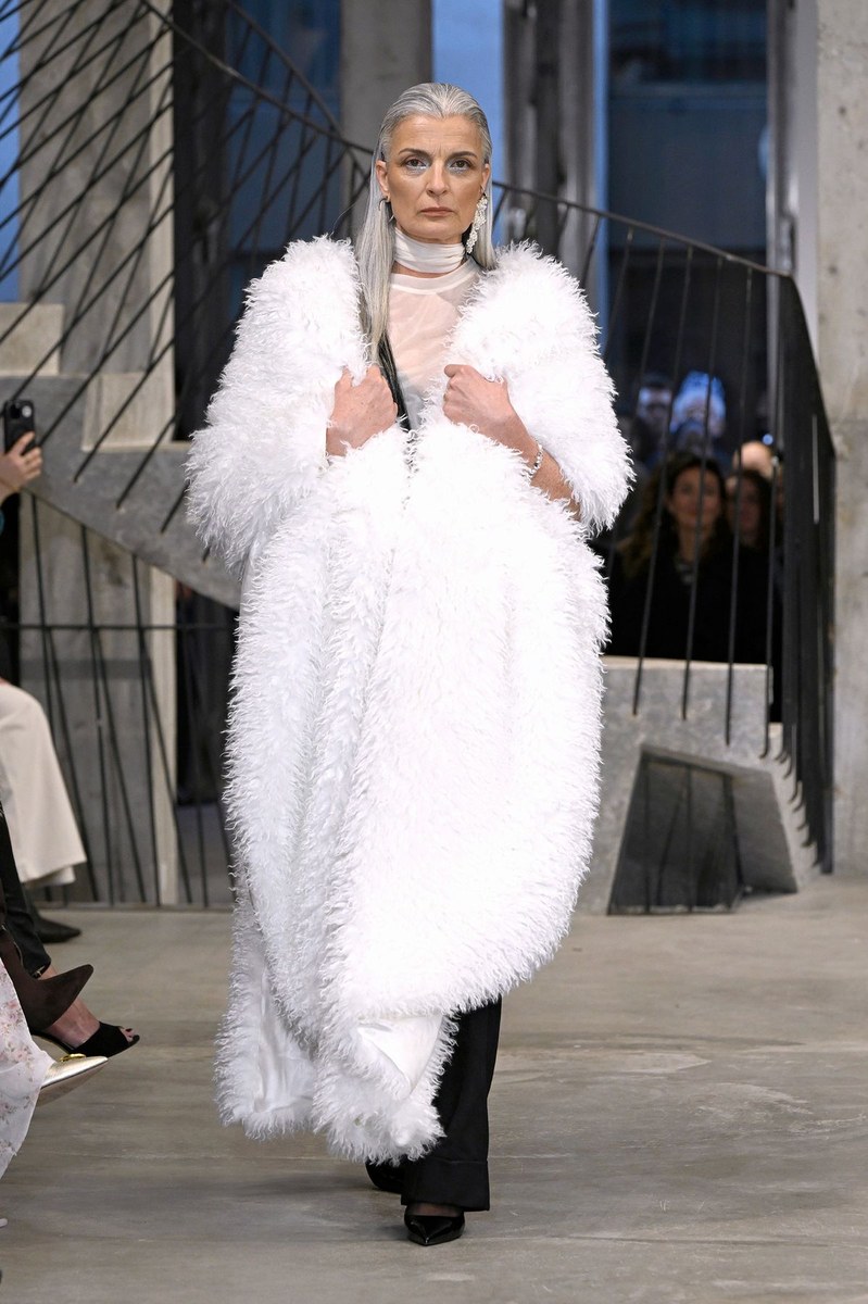 Look 11