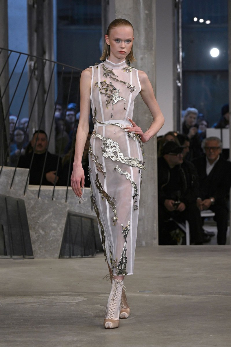 Look 12