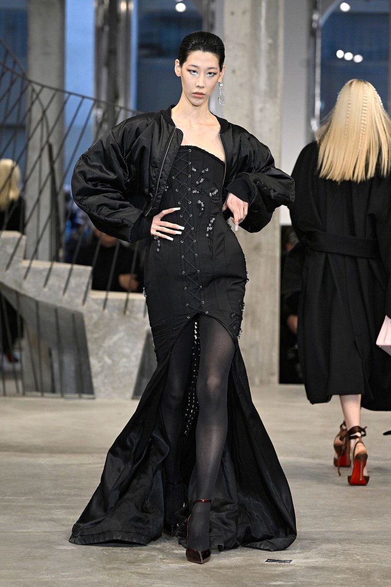 Look 18