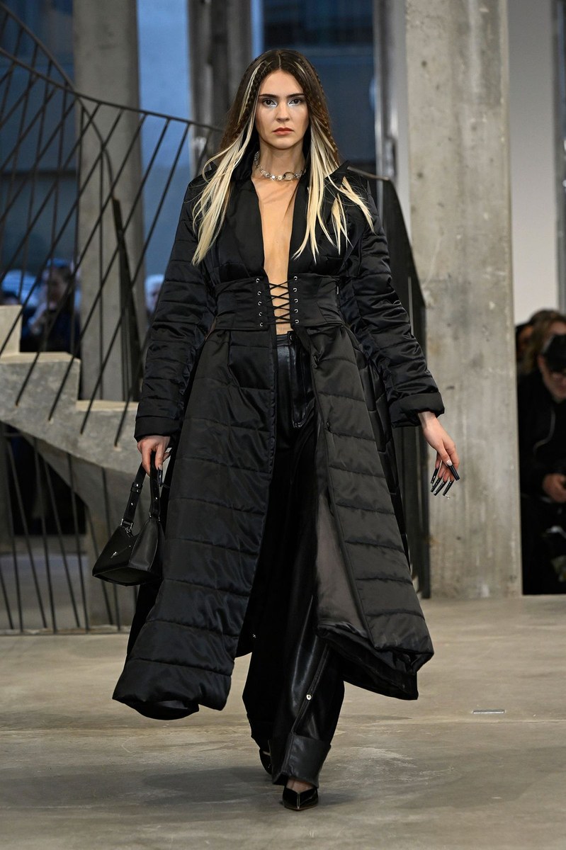 Look 25