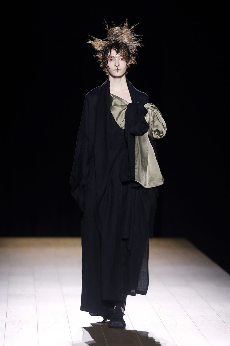 Yohji Yamamoto FW26 Women Looks Report