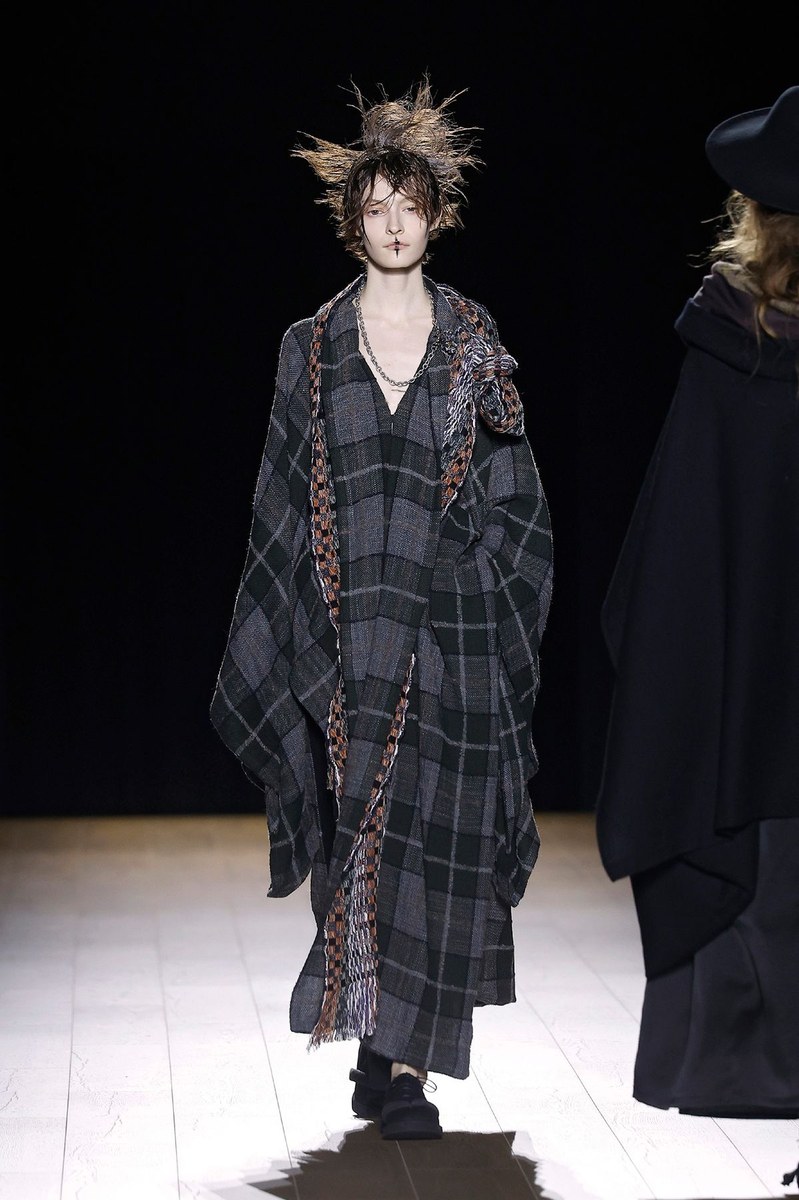 Look 18
