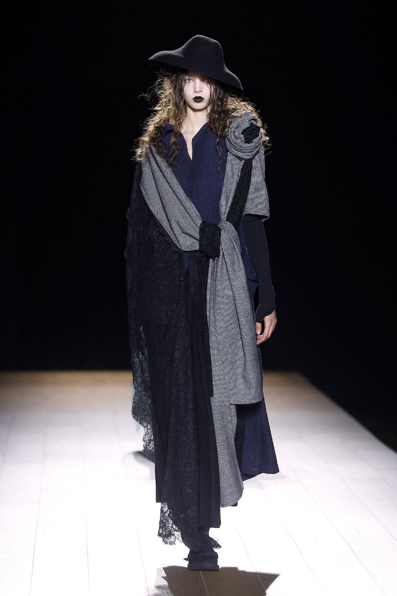 Look 25