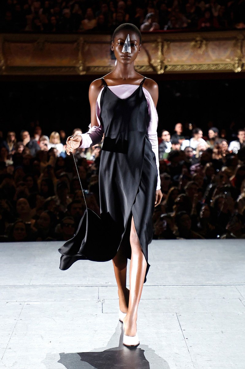 Look 16