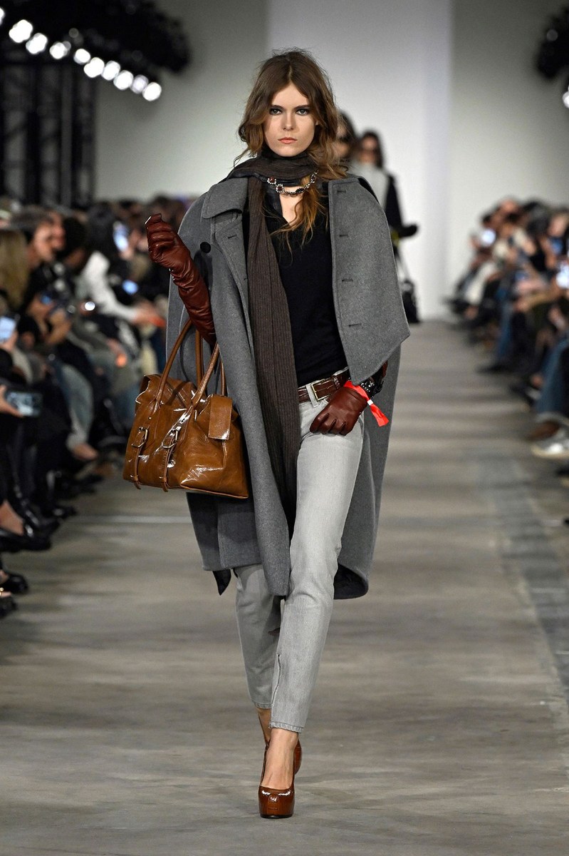Look 10