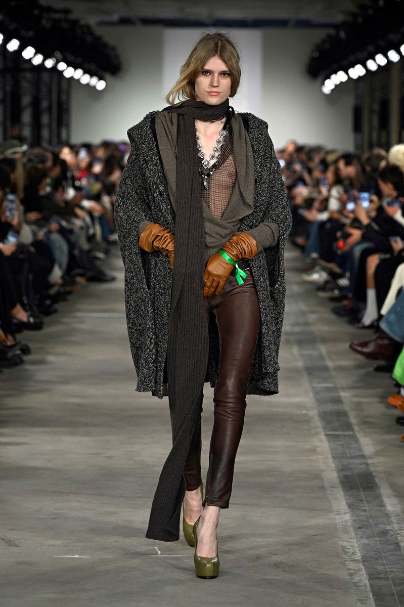Look 19