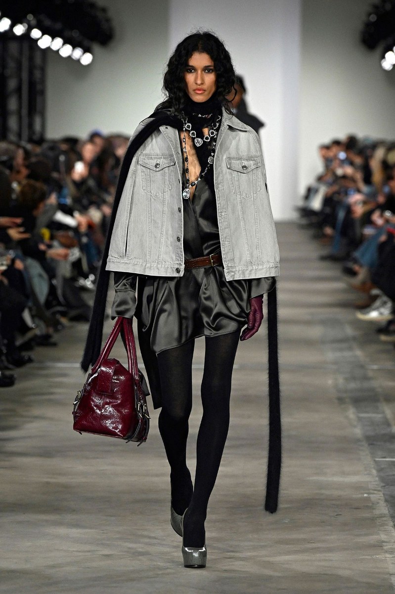Look 28