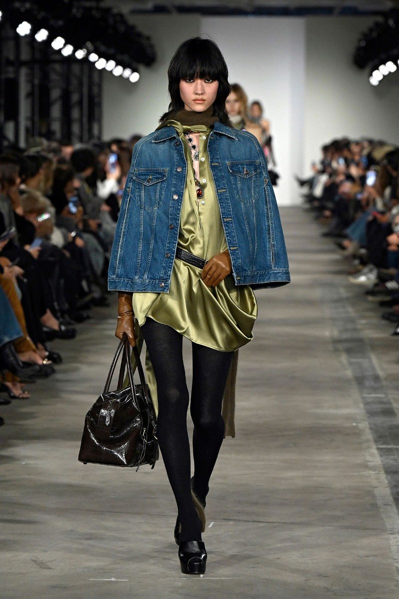 Look 30