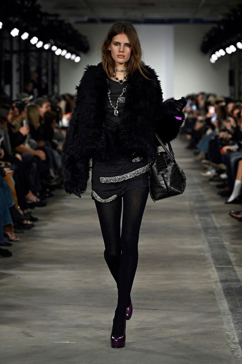 Look 50