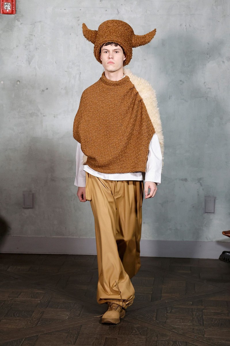 Look 16