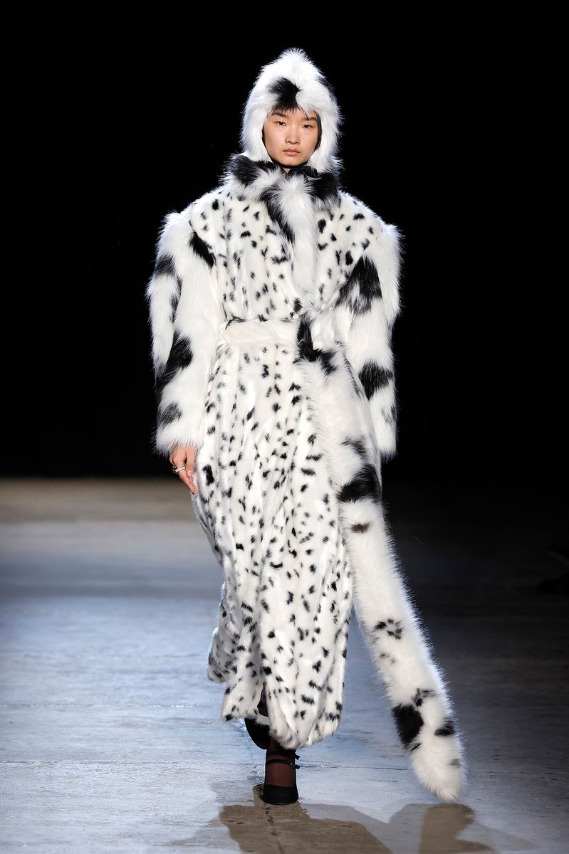 Look 10