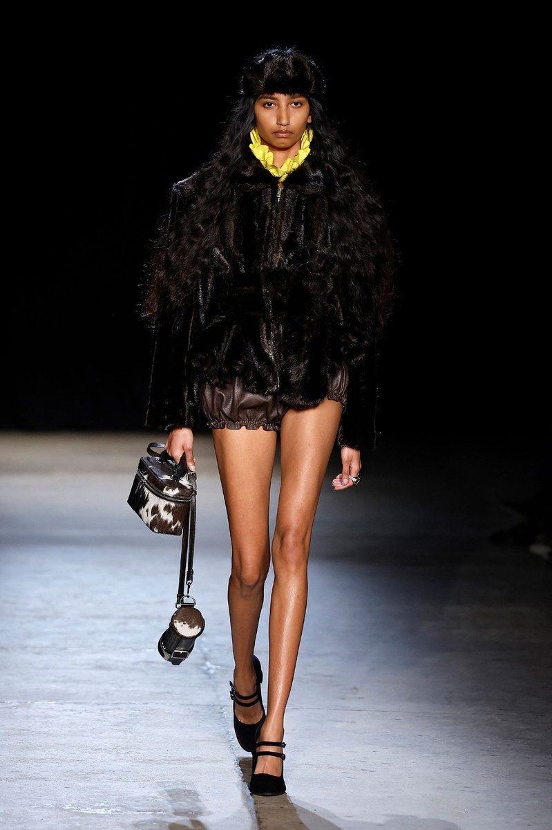 Look 12