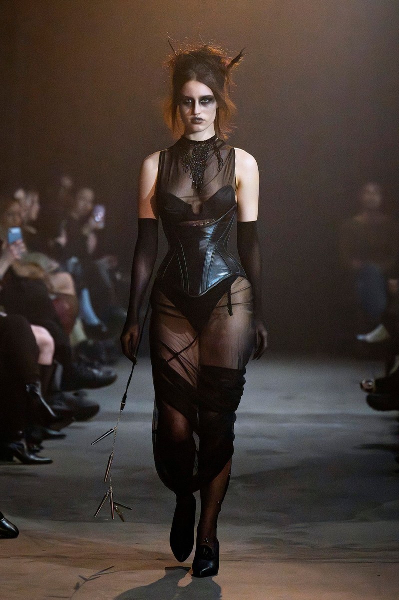 Look 4