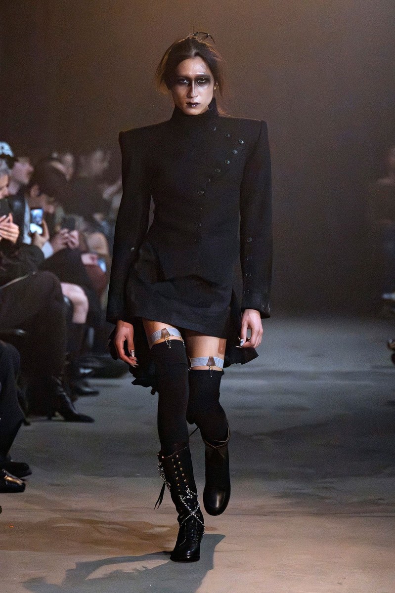 Look 11