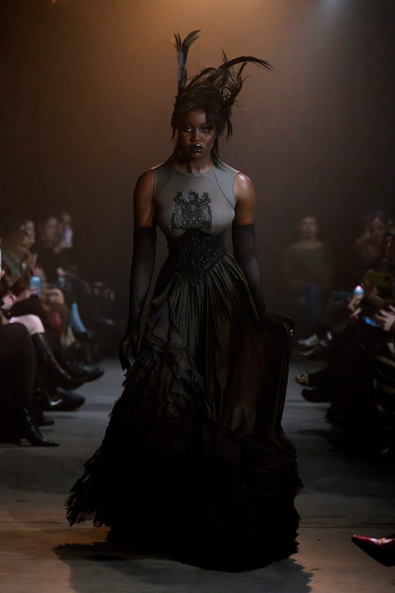 Look 15