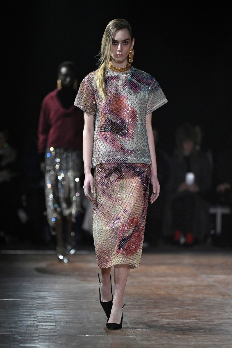 Look 15