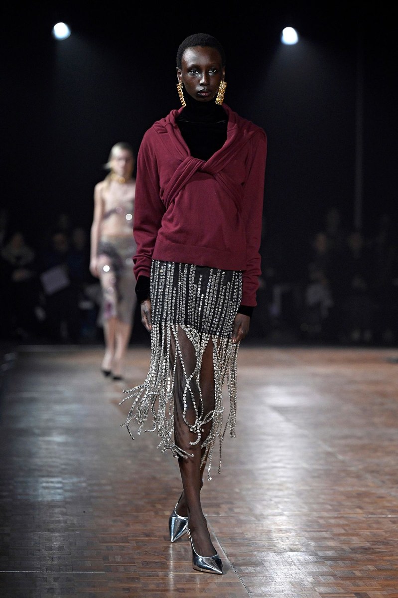 Look 16