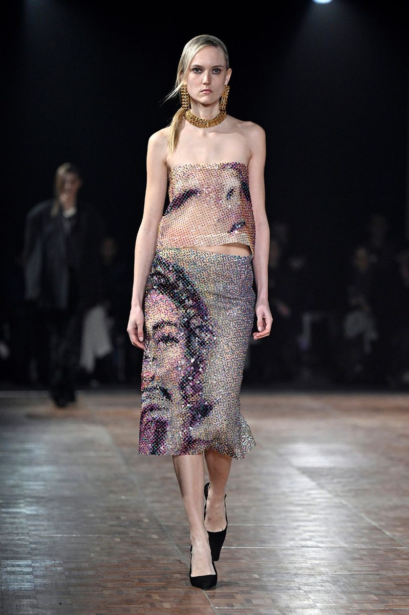 Look 17