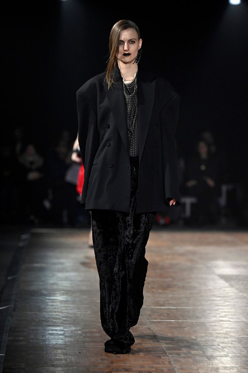 Look 18