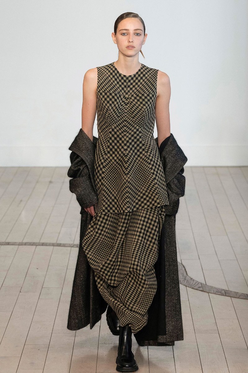 Look 11