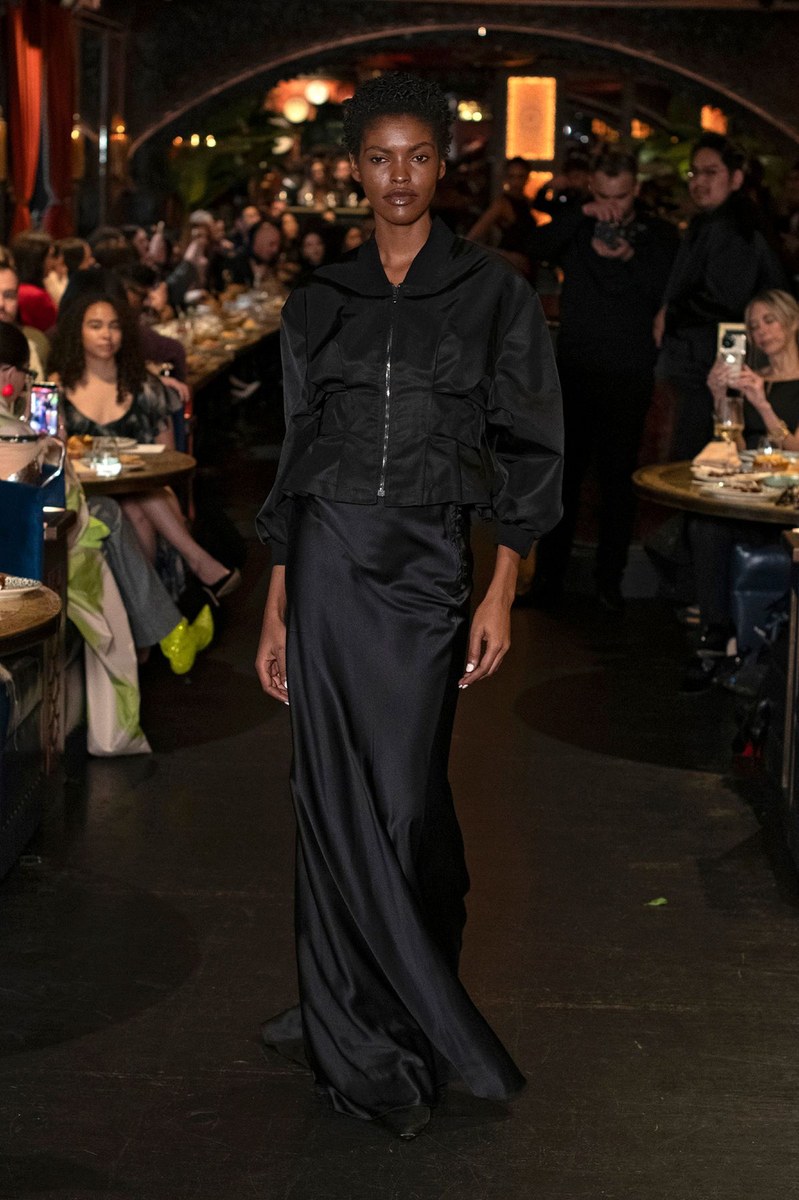 Look 16