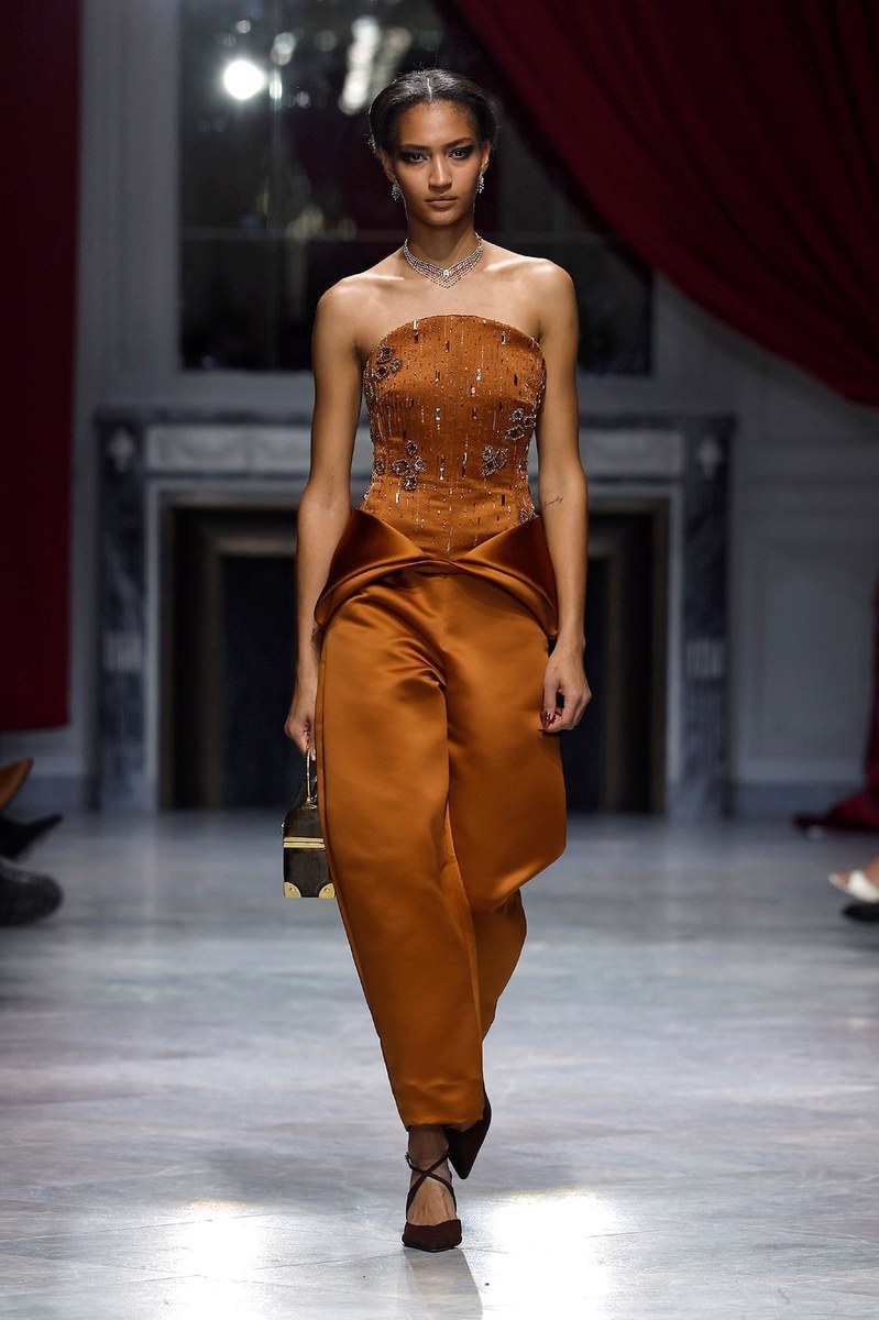 Look 19