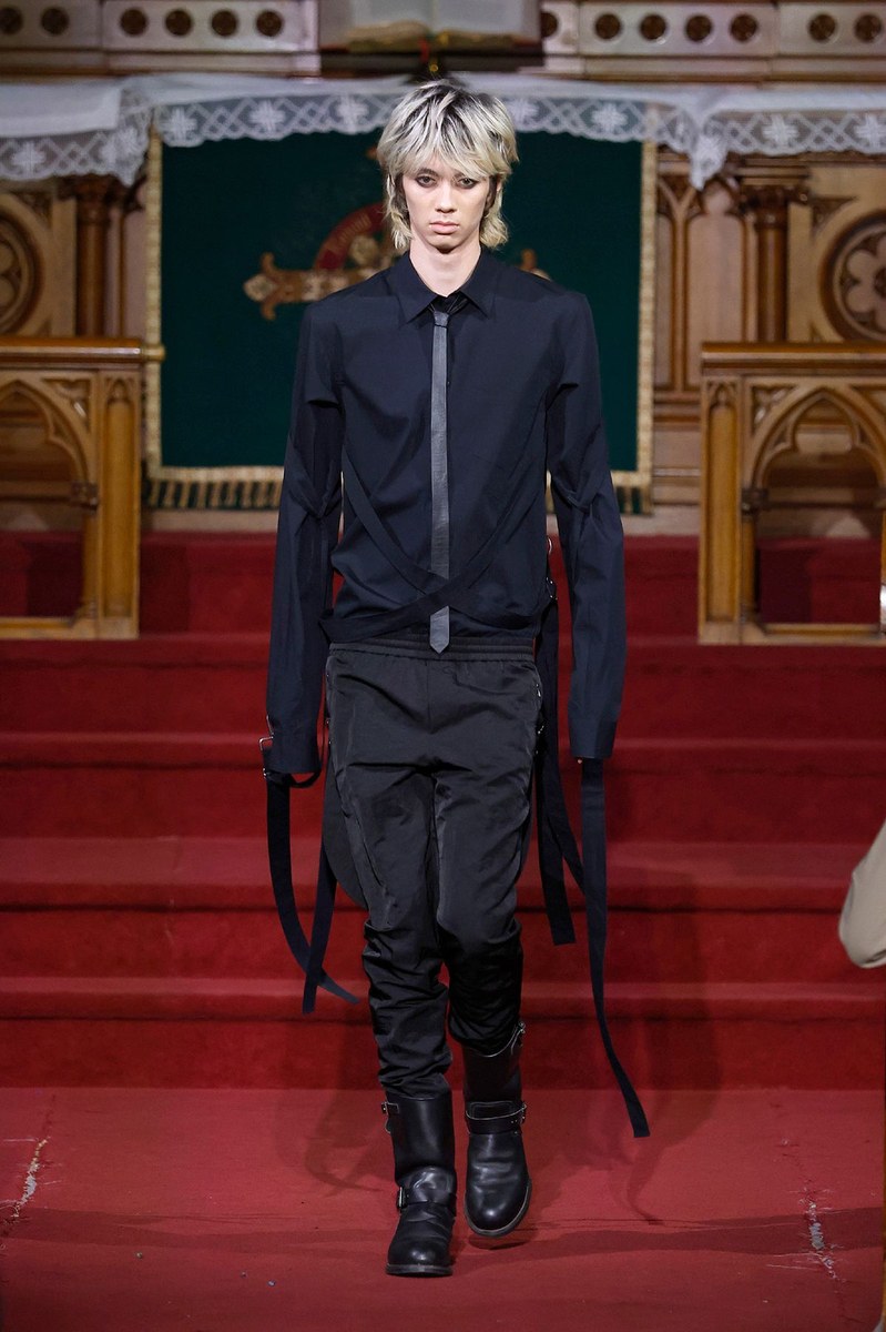 Look 10