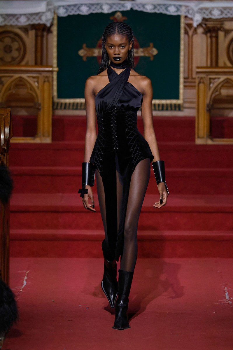 Look 12